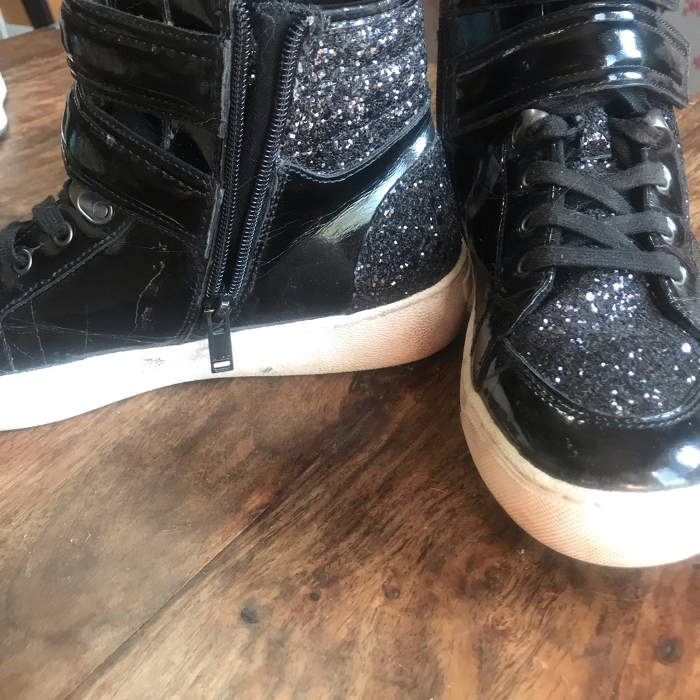 Aldo Hightops Black glittery detail - size 9 but fits like an 8.5